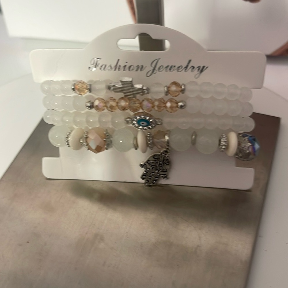 Bohemian Style Bracelet NWT Fashion Jewelry White,clear&silver beads n charms